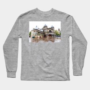 Buxton Opera House, Derbyshire, England Long Sleeve T-Shirt